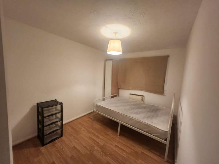 2 Bedroom Ground Floor Flat to Let near Barking Asda IG11 8BS