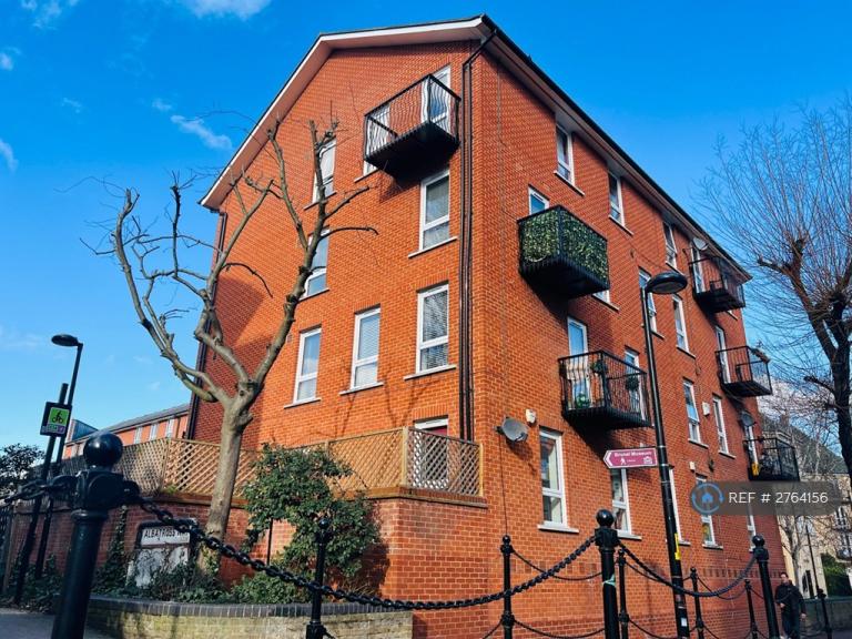 1 bedroom flat in Basque Court, London, SE16 (1 bed) (#2764156)