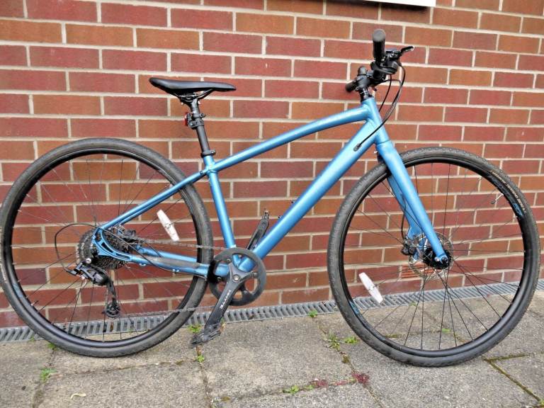 Whyte Carnaby Blue Hybrid (700c) Bike with Hydraulic Disc Brakes