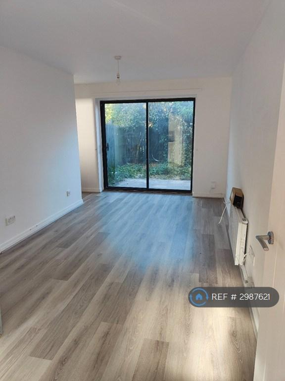 2 bedroom house in Church Mews, Nottingham, NG2 (2 bed) (#2987621)