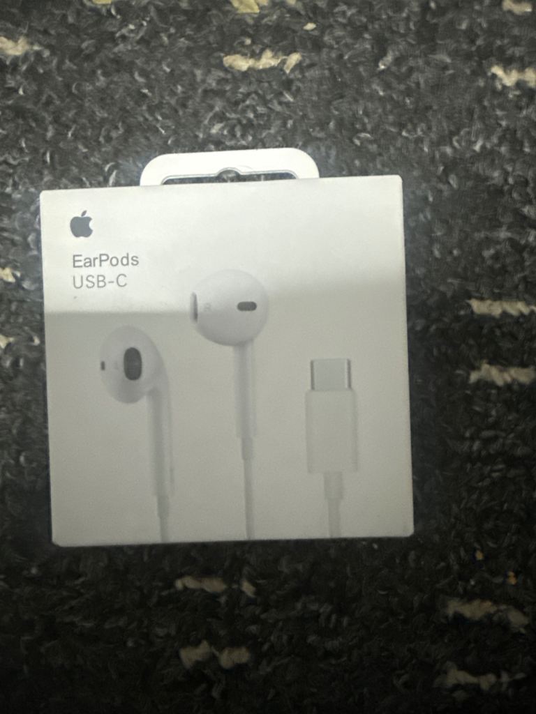 NEW Apple EarPods USB-C – White, Unopened Box