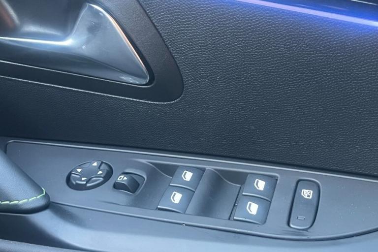  Peugeot 208 1.2 Puretech Mhev Gt Hatchback 5dr Petrol Hybrid E Dsc Euro 6 s/s