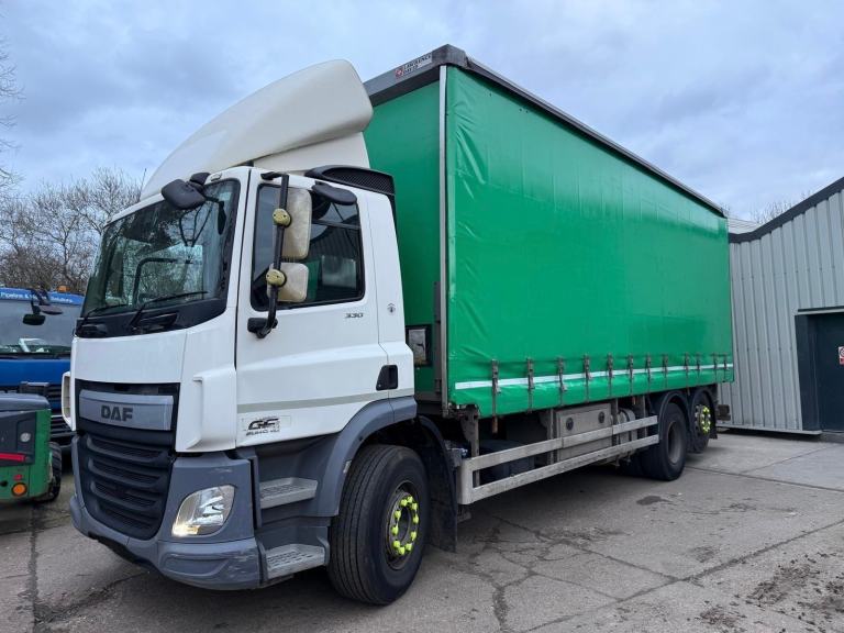 2016 DAF CF 75.330 26T CURTAIN SIDER WITH MOFFETT ATTACHMENTS