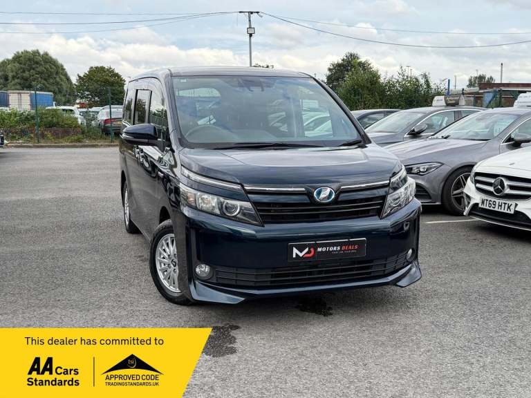 2016 Toyota Noah 1.8 Petrol/Hybrid 7 Seater 5dr  Hybrid Electric Automatic