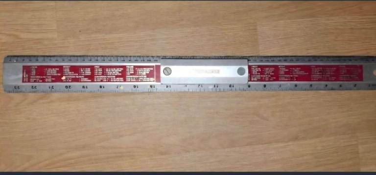 Keen Tools 600mm. Scale metal ruler.  Ideal for decorators,  model builder's etc. Good condition. 