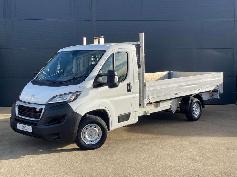 PEUGEOT BOXER 2.2 BlueHDi 335 Built for Business Curtainside Chassis Cab L3