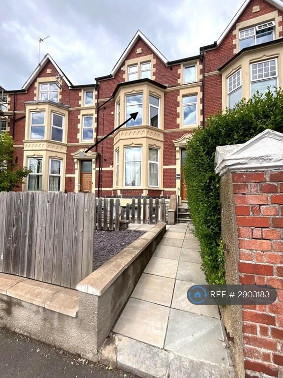 2 bedroom flat in Kingsland Crescent, Barry, CF63 (2 bed) (#2903183)