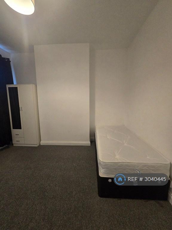 1 bedroom in Leigh Road, London, E10 (#3040445)