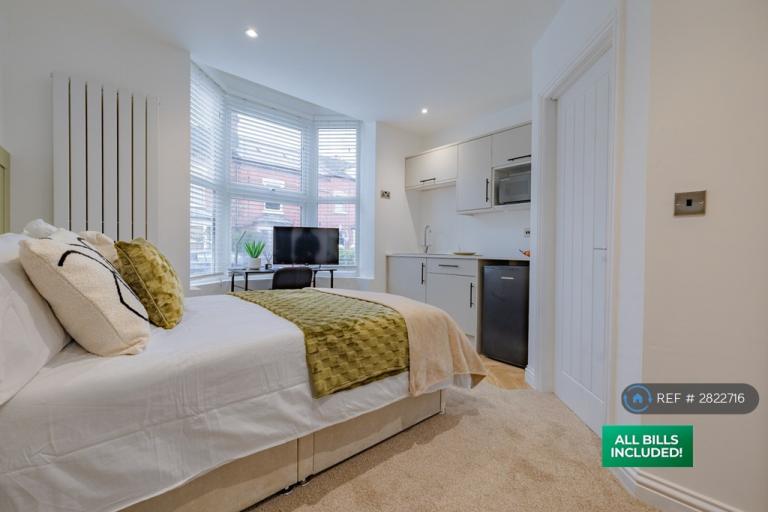 1 bedroom in Hurcott Road, Kidderminster, DY10 (#2822716)