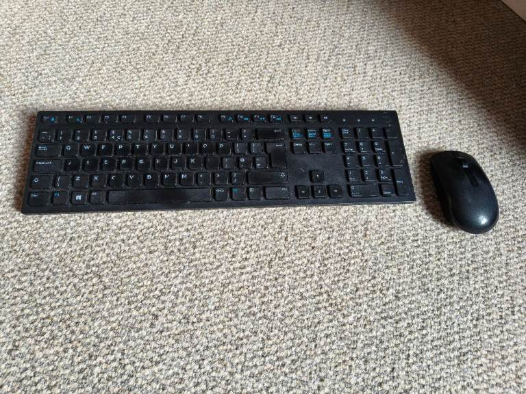 Wireless keyboard and mouse - black
