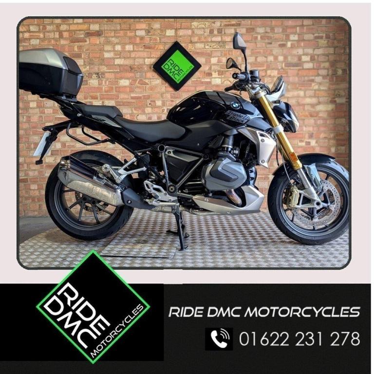 BMW R1250R SE. TRIPLE BLACK.ONLY 209 MILES. JUST HAD A BMW SERVICE TOO.