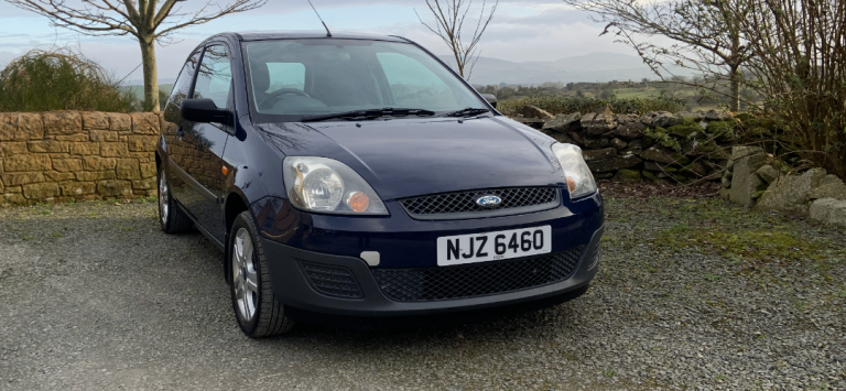 Mint Ford fiesta van genuine 66,271 miles 