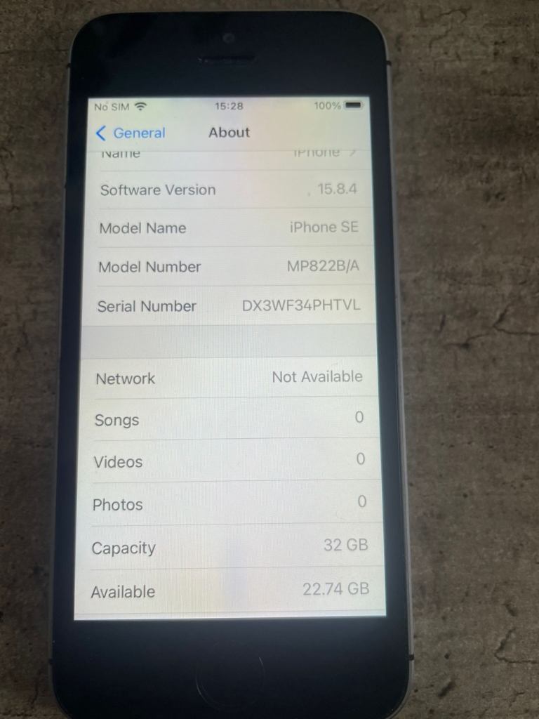 £60 iPhone SE 32GB Model A1723 