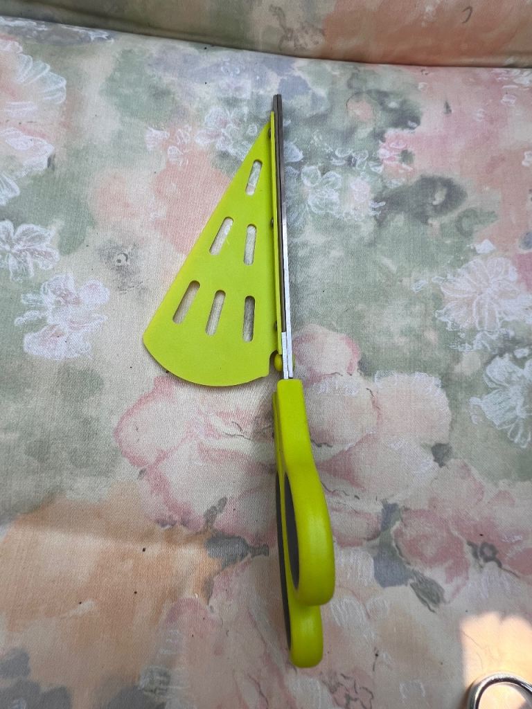Stainless Steel Pizza Scissors with Server Functionality