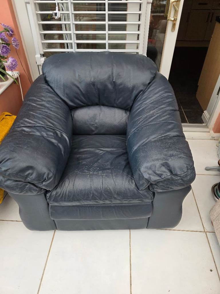 image for Free 2 chairs +1foot stool