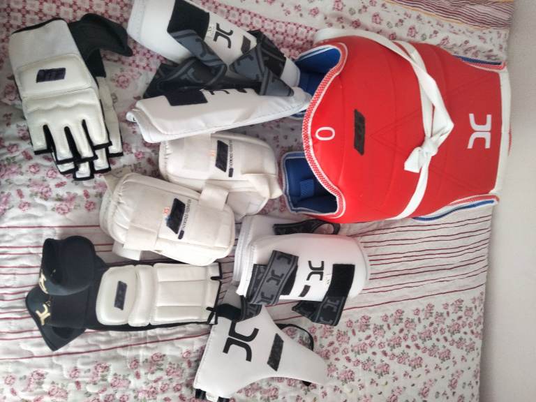 Reduced Taekwondo equipment 