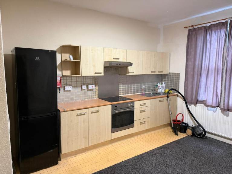 Flat to let Tempest Road Leeds 