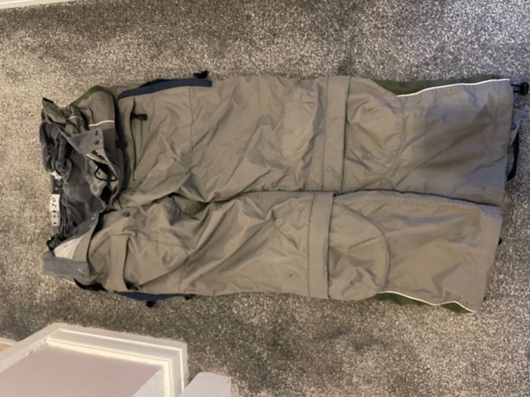 ski, snowboarding, winter sport, boots, Billabong, Exezo snow suits and fun winter hats