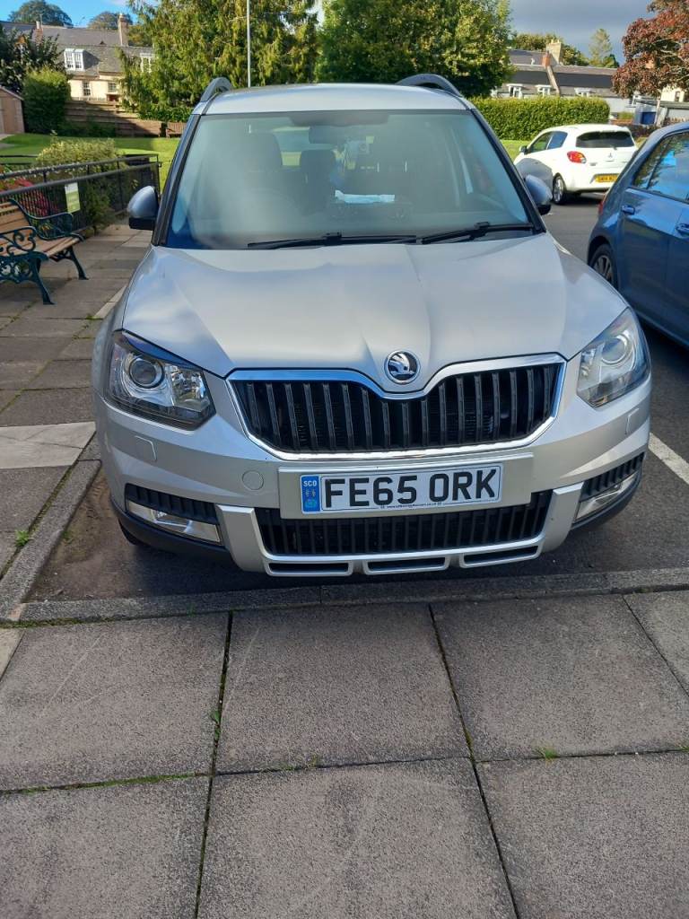 Skoda, YETI OUTDOOR, Hatchback, 20155, Semi-Auto, 1968 (cc), 5 doors
