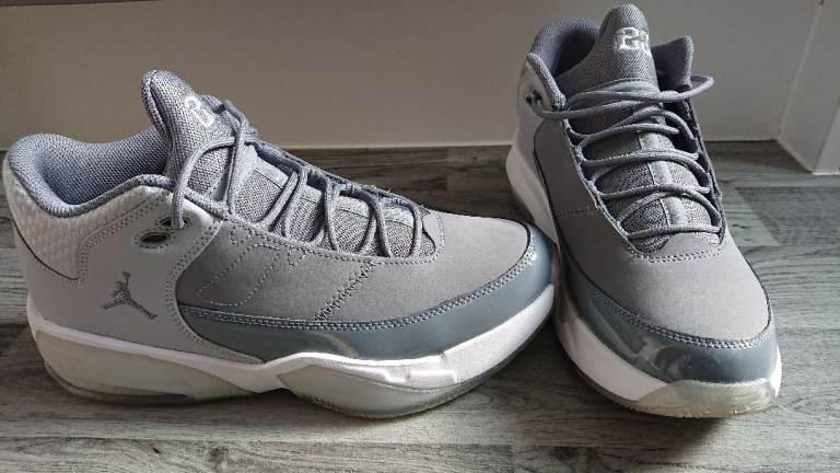 Nike Jordan Max Aura 3 trainers in the Wolf Grey 7.5