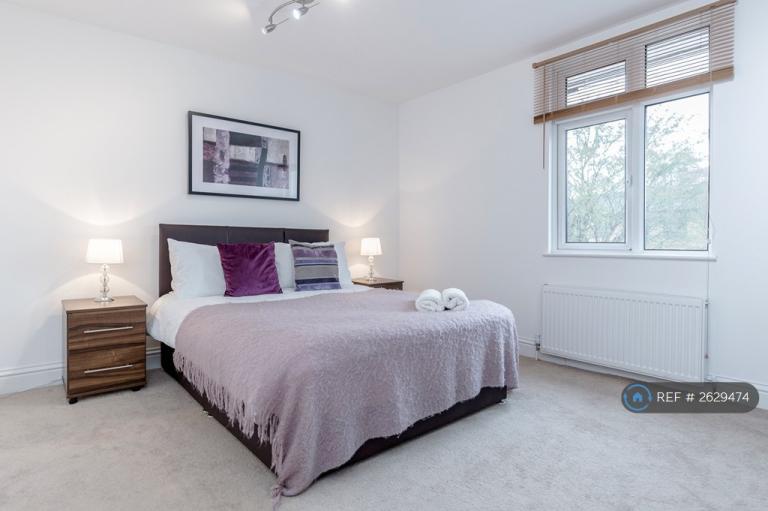 3 bedroom flat in Royal Lane, West Drayton, UB7 (3 bed) (#2629474)