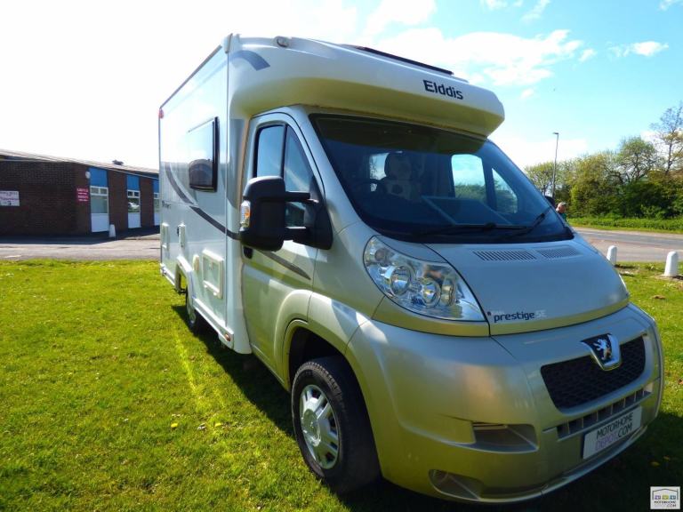 2014 2 berth 2 belt rear kitchen/washroom motorhome for sale