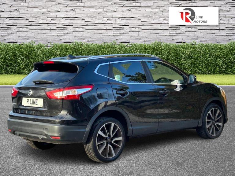2015 Nissan Qashqai 1.6 DiG-T Tekna [Non-Panoramic] 5dr HATCHBACK PETROL Manual