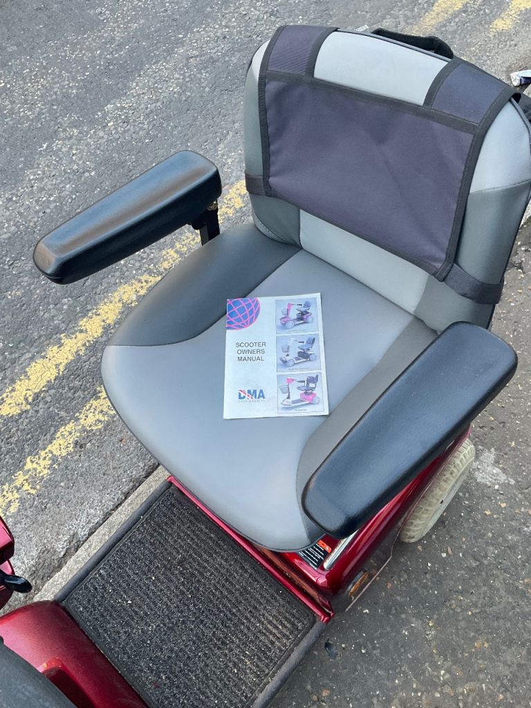 Shoprider delux - Good condition electric mobility scooter -(Cash On collection)