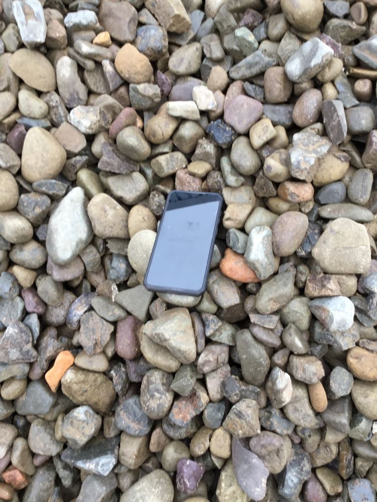 Bulk bags of 40-80 mm riverbed garden stones