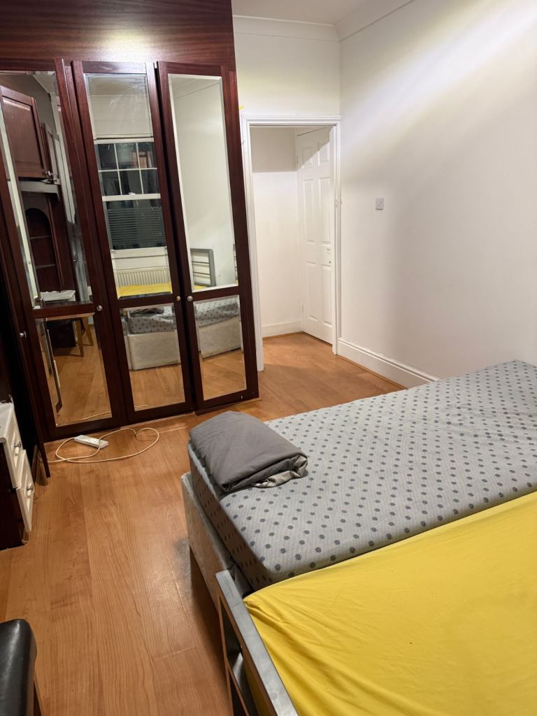 Double Room with Private Bathroom – Feltham (TW14 9HF) – Available Now