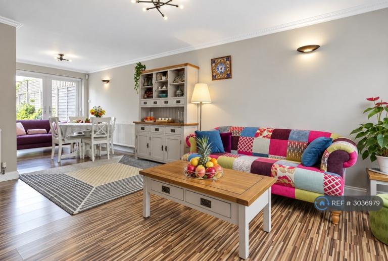 3 bedroom house in Falstones, Basildon, SS15 (3 bed) (#3036979)