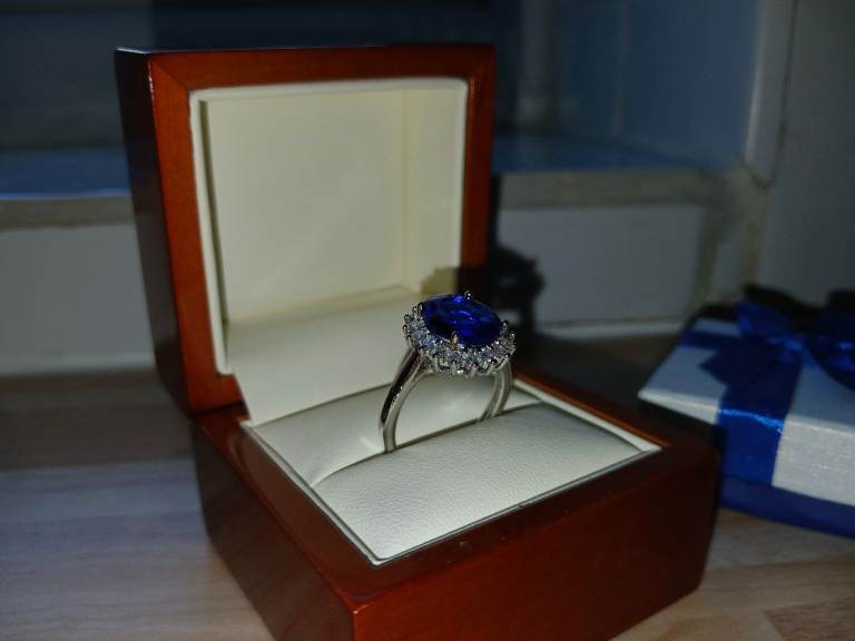 925 Silver Hallmarked Blue Sapphire Stone Ring 