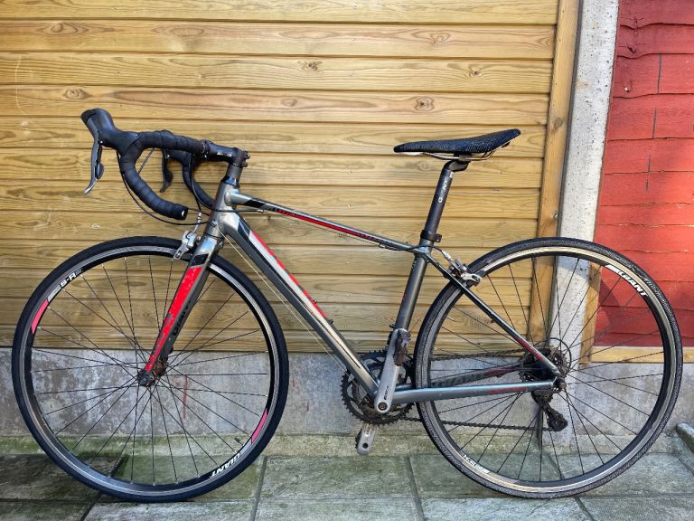Giant Defy 5 Road bike