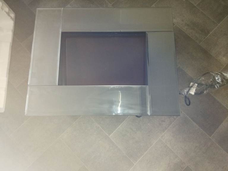 Wall mounted electric fire