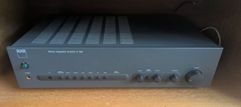 NAD C320 Stereo Amplifier 