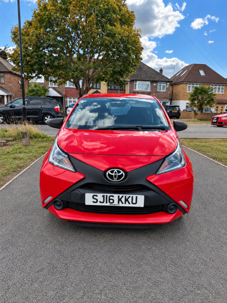 Toyota, AYGO, Hatchback, 2016, Manual, 998 (cc), 3 doors