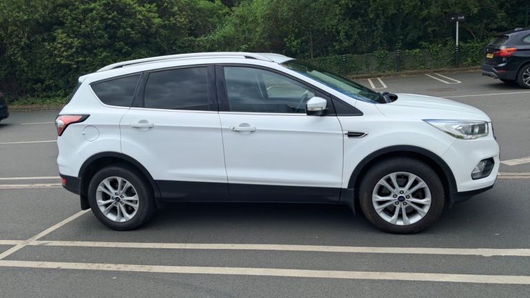 Ford, KUGA, Titanium, Hatchback, 2018, Manual, 1997 (cc), 5 doors LOW MILEAGE