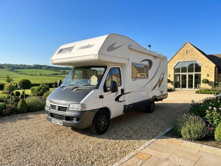 2004 CI Riviera 171