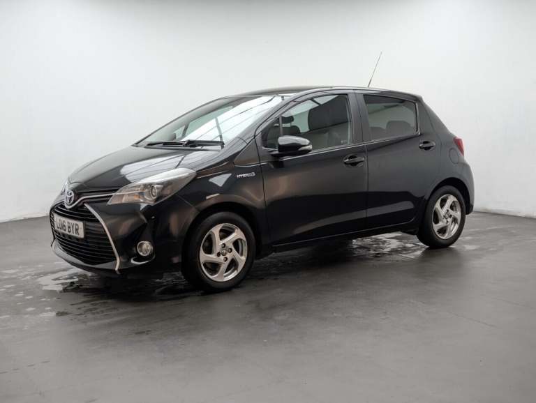 2016 Toyota Yaris 1.5 VVT-h Icon Hatchback 5dr Petrol Hybrid E-CVT Euro 6 (101 ps) REVERSING  HAT...