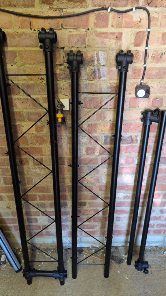 Rack for DJ mounts
