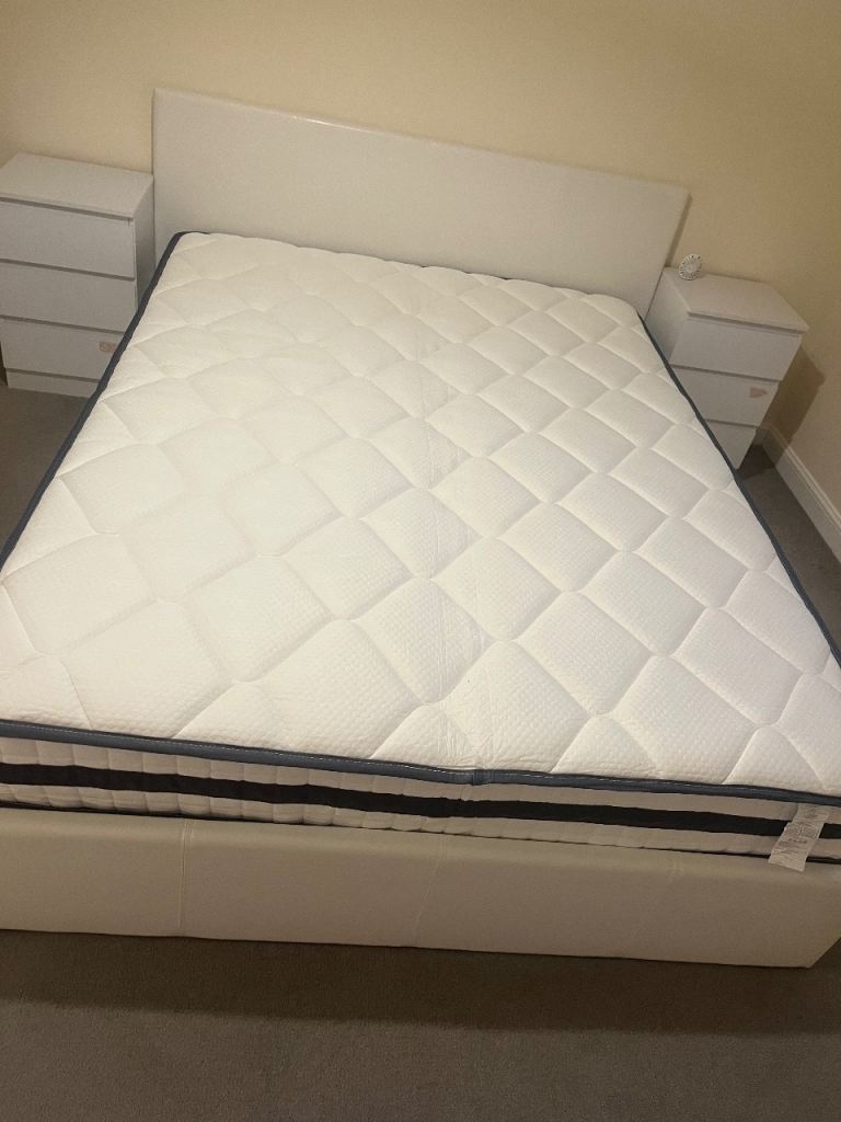 Spacious Double Room Next To Train Station 