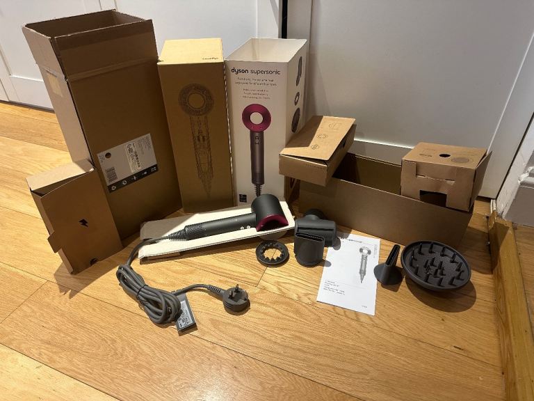 Dyson super sonic hair drier 