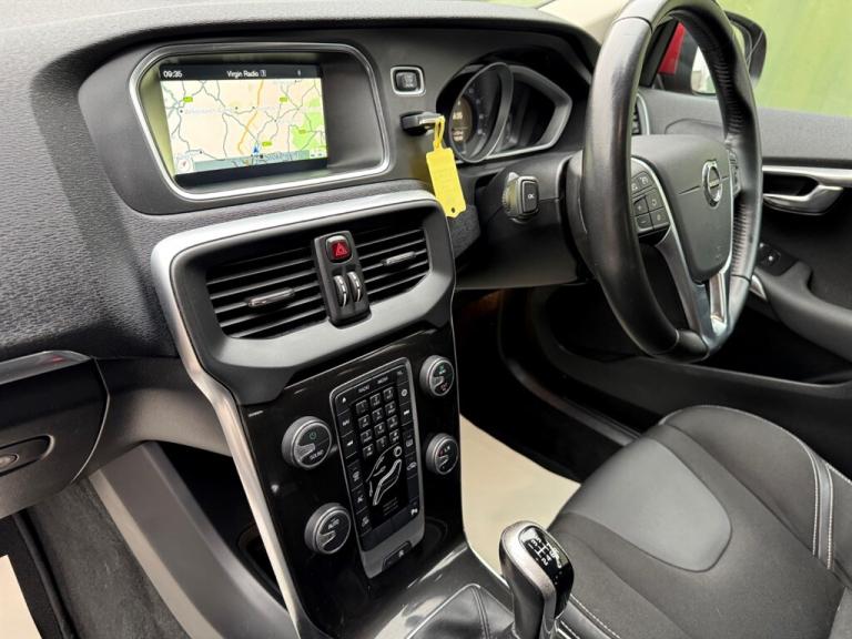 2016 Volvo V40 2.0 D2 Momentum Nav Plus Hatchback 5dr Diesel Manual Euro 6 (s/s) (120 ps) Hatchba...