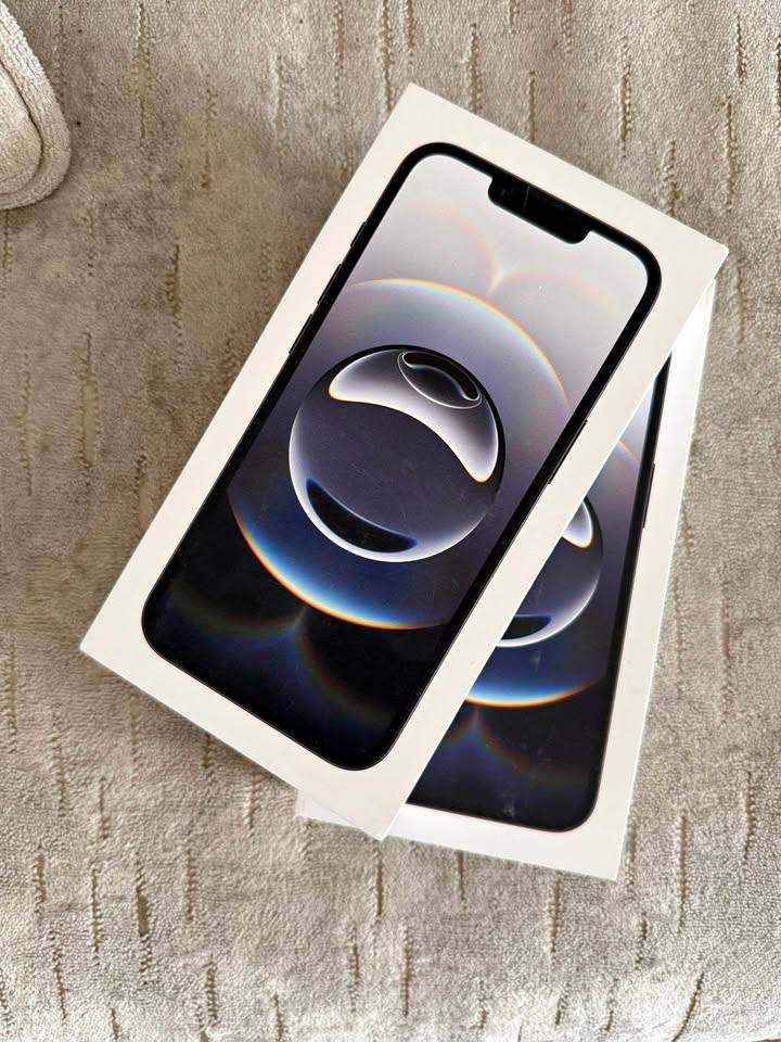 iPhone 16e 128gb unlocked brand new with apple warranty 