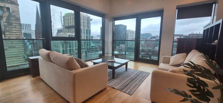 Two Bedroom Flat - Bothwell Street