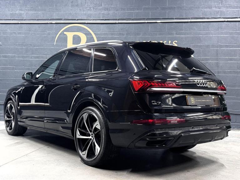 AUDI Q7 3.0 TFSI V6 55 Black Edition 2021