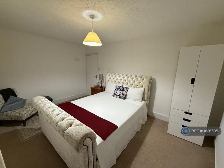 1 bedroom in Cardiff Road, Reading, RG1 (#1628505)