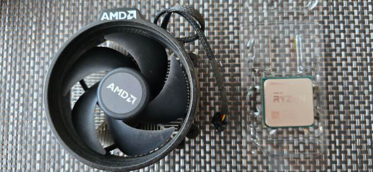 AMD Ryzen 3 3200G Integrated graphics card cooler