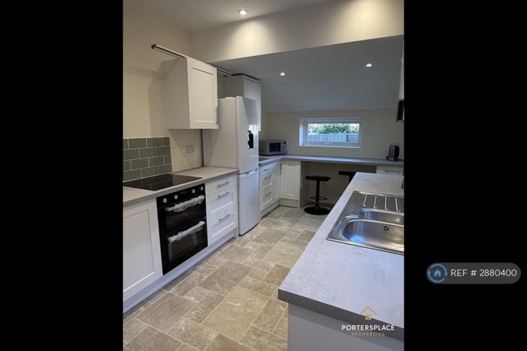 4 bedroom house in Curzon Avenue, Nottingham, NG4 (4 bed) (#2880400)