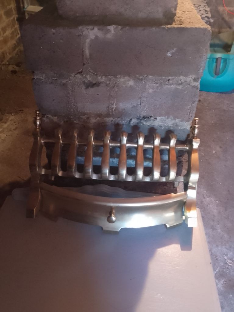 Fire grate good clean condition from a smoke and pet free home